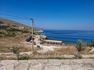 SeaView Private Studio with balcony - Saranda - 8