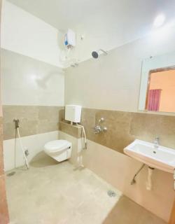 Kunal Luxury Hotel - - 4