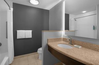 Courtyard By Marriott Houston Kingwood - Kingwood - 3