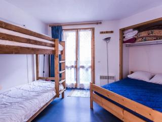 Appartement Charmant pour 5 Pers. à Montchavin, 2 Balcons, Proche Pistes, Parking Gratuit - FR-1-329-81 - 1