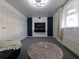 Spacious 4Bedroom Home Sleeps 7 with 2 Full Baths - Gateshead - 9