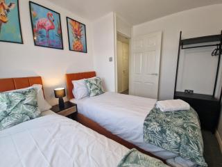Spacious 4Bedroom Home Sleeps 7 with 2 Full Baths - Gateshead - 8