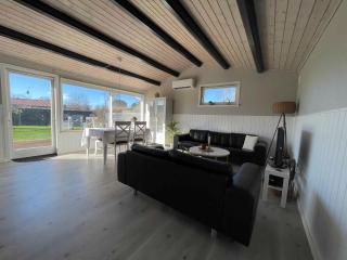 Idyllic Summer House Close To Water And Nature - Neder Lysabild - 3