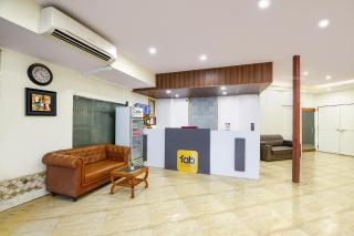 FabHotel Lazeeno - Faridabad - 9