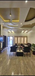 Ojas Luxury and Peaceful Hotel - - 0