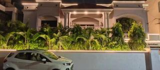 Ojas Luxury and Peaceful Hotel - - 2