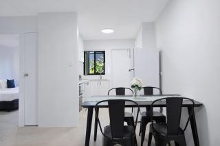 Leafy Corner - Simple Stay near Brisbane River and CBD - 3