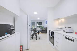 Leafy Corner - Simple Stay near Brisbane River and CBD - 2