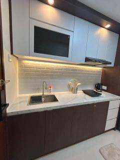 53rd Floor, 2 BR, Netflix, Apt with view by SKY - Batam Center - 3