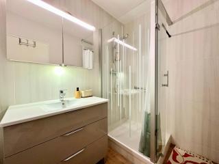 PGH N51 - Centre, 10 min à la Plage, Garage privé - 1