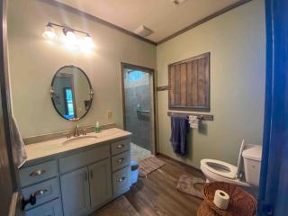 5 Star, scenic and private, 3 br 3 Ranch Experience - - 7