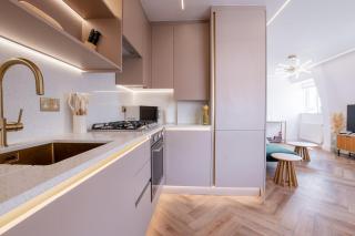Modern 3BR Apartment Family Comfort & Style - Harrow on the Hill - 1