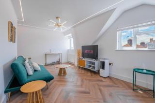 Modern 3BR Apartment Family Comfort & Style - Harrow on the Hill - 3