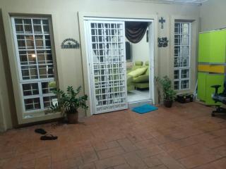 Master Bedroom Villa Damansara near IOI Damansara Mall and Segi College - 2