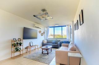 Luxury 2 Bedrooms Apartment in Tel Aviv- Renovated, 8Min walk to the Beach - Tel Aviv - 0