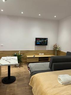 Apartments Downtown Tirana with Self Check-In - Tirana - 5
