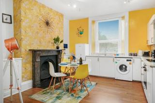 Beautiful Marseille Boutique - Sleeps 4 - Plymouth - 6