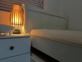 Spacious & Breezy Room - Dinnington - 3