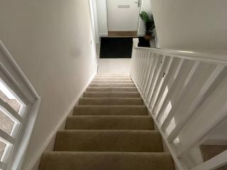 Spacious & Breezy Room - Dinnington - 2