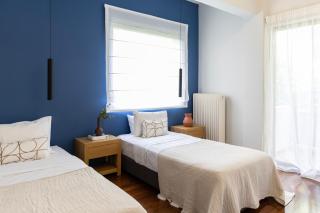 Spacious 3-Bedroom Getaway with Balcony in Glyfada - Athen - 9