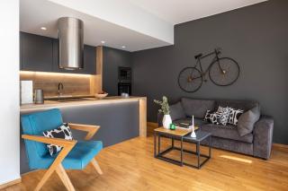 Spacious 3-Bedroom Getaway with Balcony in Glyfada - Athen - 5