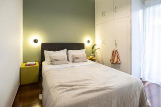 Spacious 3-Bedroom Getaway with Balcony in Glyfada - Athen - 6
