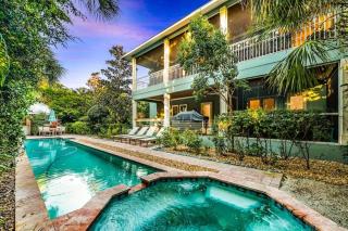 Casa Mariposa - Luxury Butterfly Garden Steps to Pine Ave PoolSpa Bikes 4 Houses to Beach - Anna Maria - 0