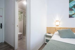 Twin Room with Private Bathroom - San Sebastián - 2