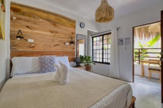 Central Cozy Bungalow 1 with AC and WIFI 5 min to Beach - General Luna - 0