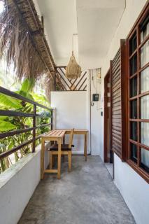 Central Cozy Bungalow 1 with AC and WIFI 5 min to Beach - General Luna - 6