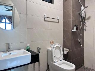 Optimus Medini -- Legoland & SG view & WIFI #3BR2B #5 pax by Cowidea - Johor Bahru - 1