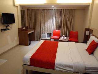 Hotel DhanGuru - Mumbai - 5