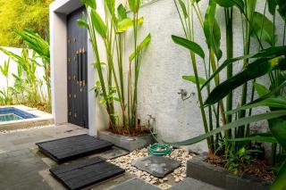 Jineng Febe G Villa - 2