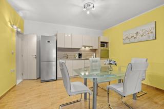 Comfort apartments with pool in Medulin - 4