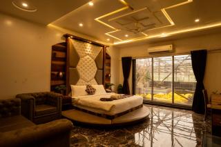 Hotel Grand Sarowar and Shakuntal Lawns - Daulatābād - 9