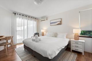 Pet-friendly Beachfront Family Getaway With Views - Mandurah - 6