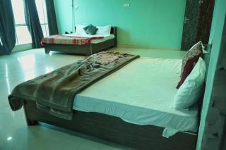 Hotel Satyam And Restaurant - Jaunpur - 9