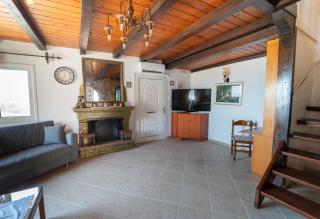 Popolaros Traditional House - 3