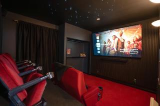 Large Haven W Private Cinema 6BedRoom all Ensuites- AirNZ seats in Games Room W PS5 and Arcade- FREE Parking - Christchurch - 0
