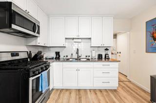 1 Block to Beach Heaven Chic 2BD - Manhattan Beach - 2
