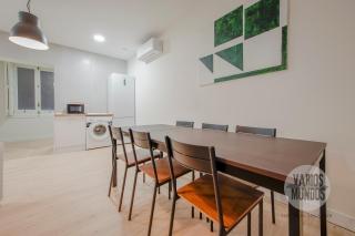 Confort para 6 desde Tirso de Molina E1 - Madrid - 1