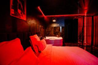 Luxury jacuzzi love room - Bucharest - 3