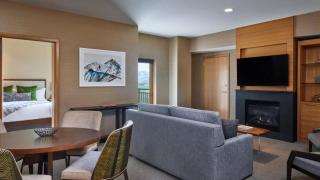Contemporary, Oversized 1 Bedroom Luxe Ski-Inout Residence With Additional Den - 9