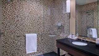 Contemporary, Oversized 1 Bedroom Luxe Ski-Inout Residence With Additional Den - 4