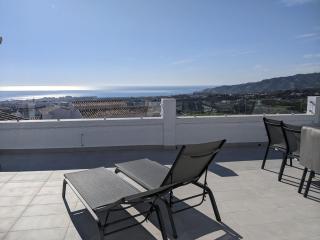 Completely renovated large apt, amazing sea views - 0