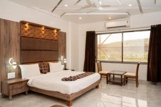 Hotel Grand Sarowar and Shakuntal Lawns - Daulatābād - 7