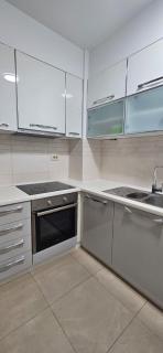 Seaside Port Apartments - Bar - 6