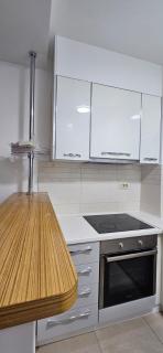 Seaside Port Apartments - Bar - 2