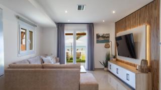 Seafront Villa Melachrinou - Mólos - 8