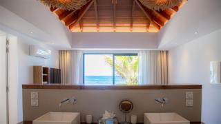 Beachfront Villa in Anse des Cayes - 6